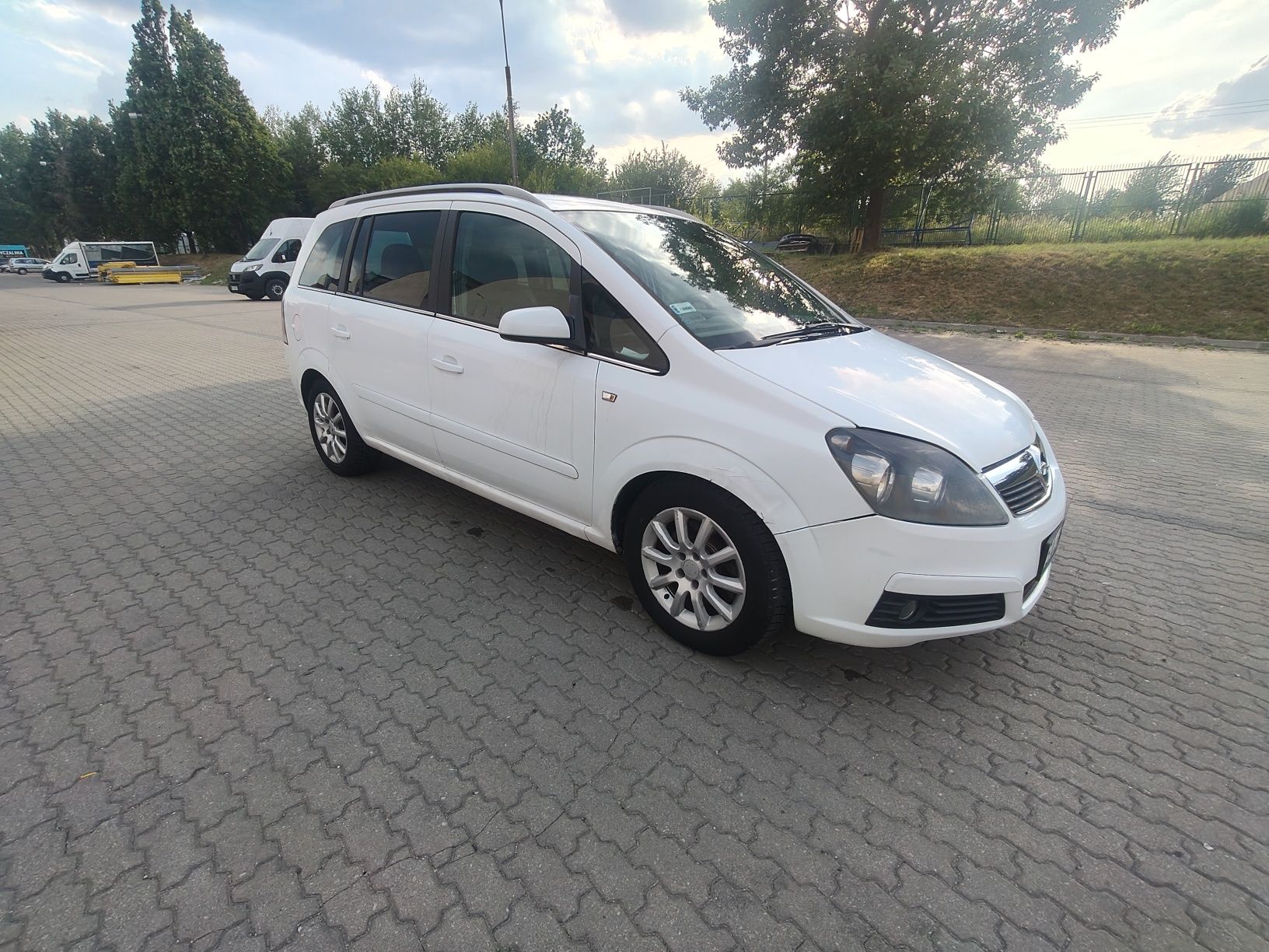 Opel Zafira 1.9cdti 7 osob