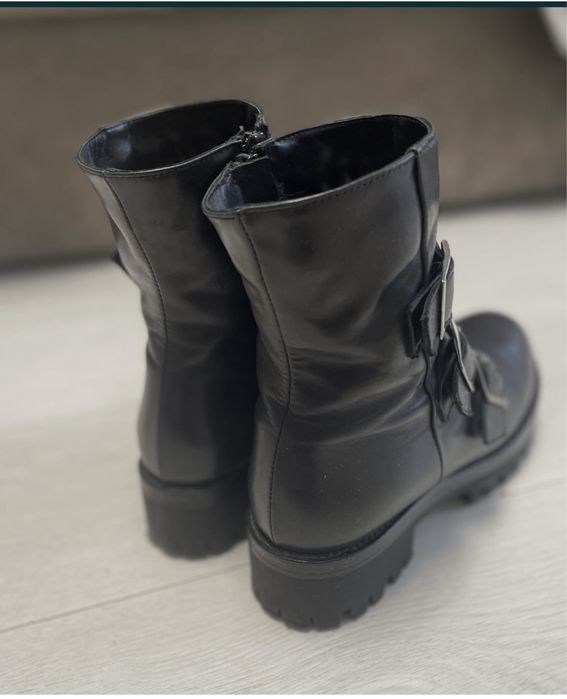 Зимові  шкіряні черевики на цегейці 39 р