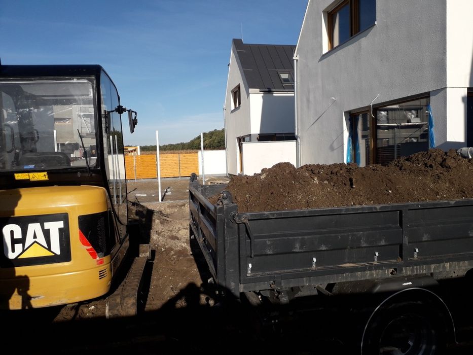 Usługi minikoparka oraz busem wywrotką