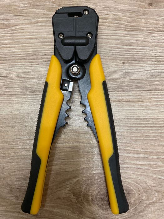 Автоматичний знімач ізоляції