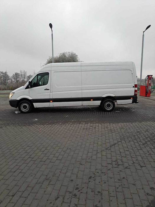 Mercedes Benz.  313 cdi