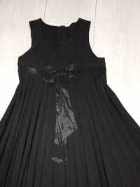 Nowa czarna plisowana sukienka 134