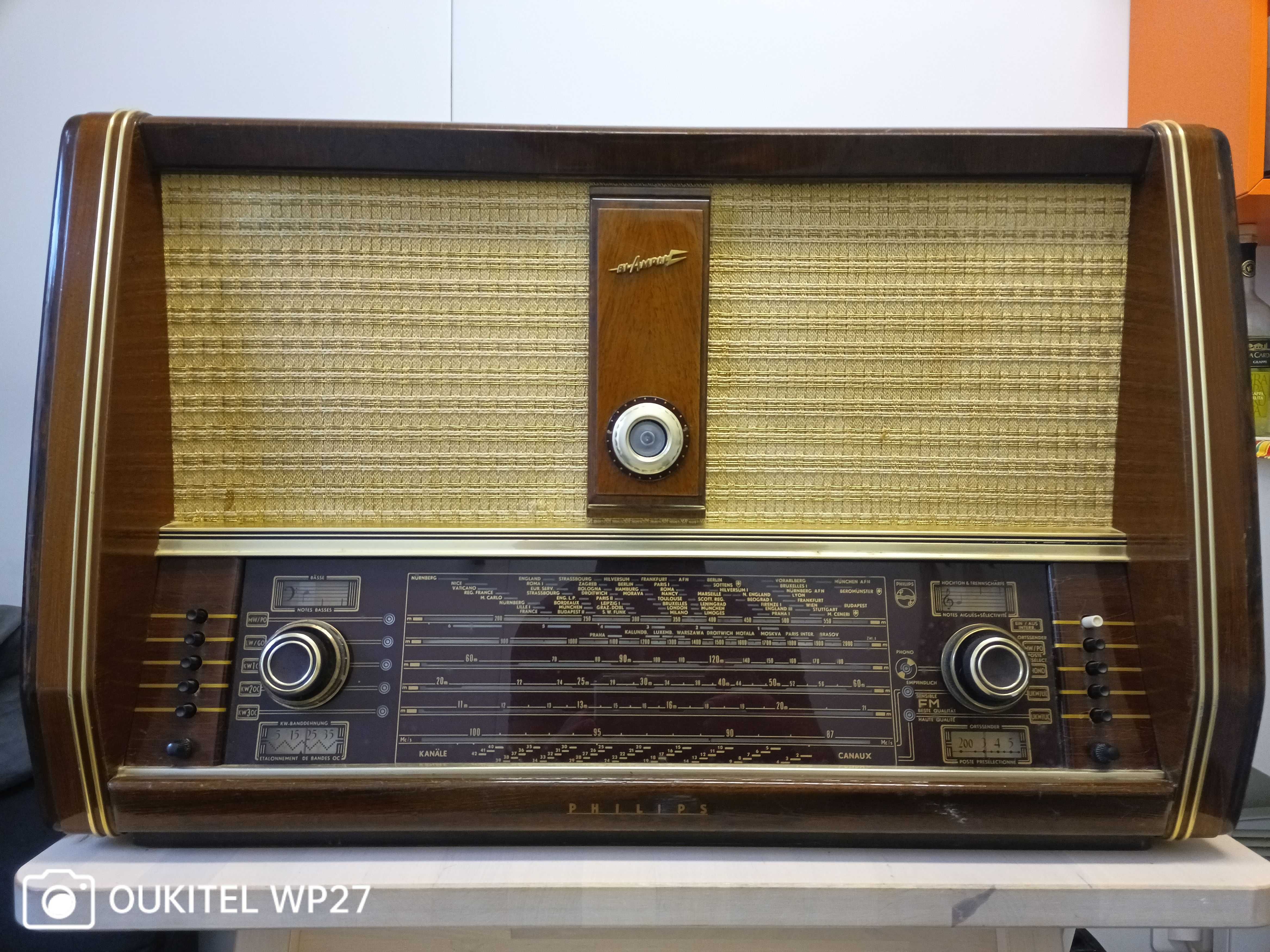 Radio Philips BX998A