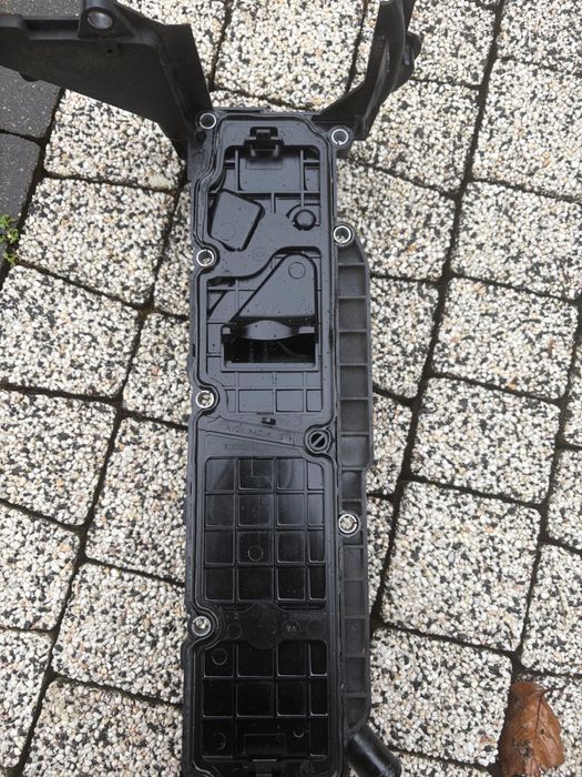 Pokrywa zaworów PEUGEOT 2008 Partner 1.4 1.6H