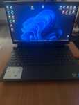 Sprzedam laptopa Dell G15 5530 w dobrym stanie.