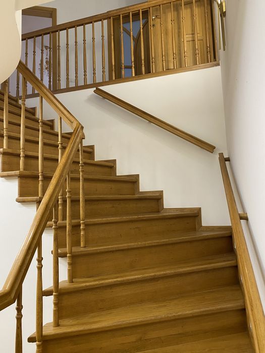 Сходи. Дубові Сходи. Сходи б/в.