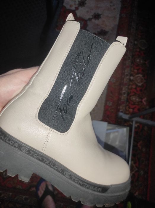 Челси Tom Taylor