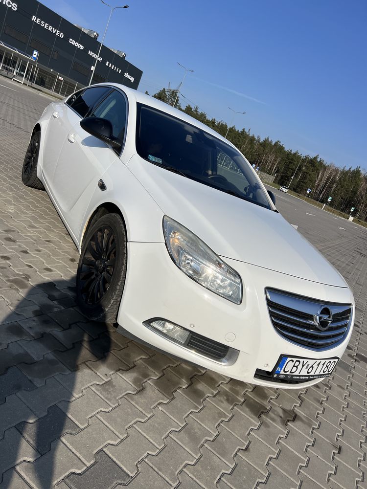 Insignia 2.0d autom bez wkladu  Zadbanan
