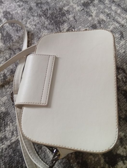 Сумочка біла в гарному стані