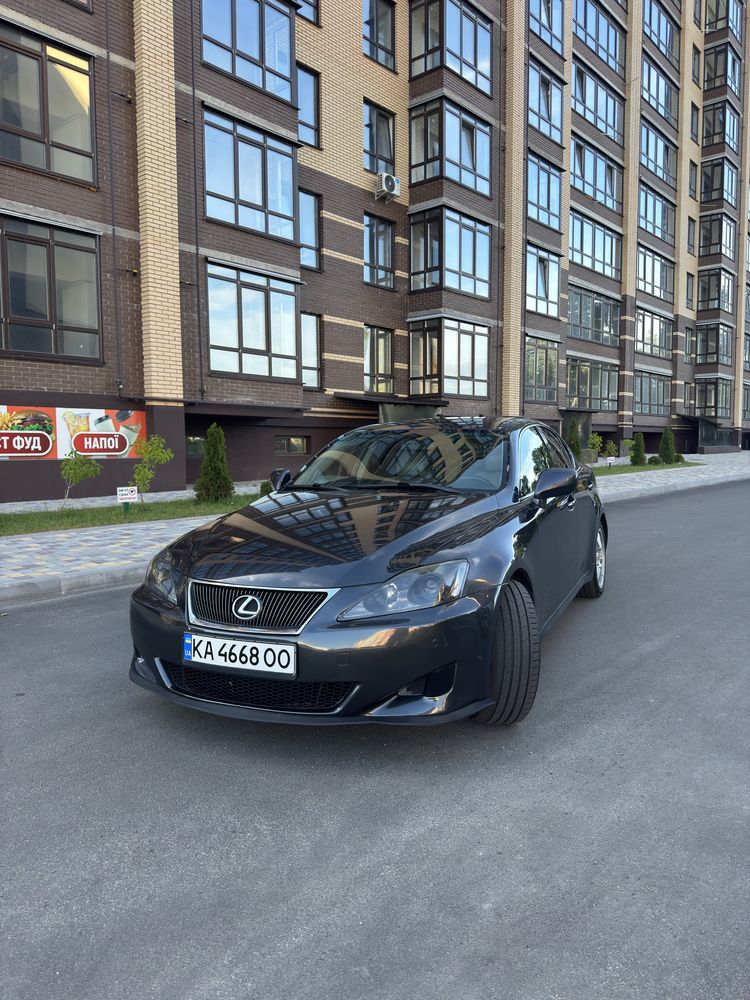 Продам Lexus is 250