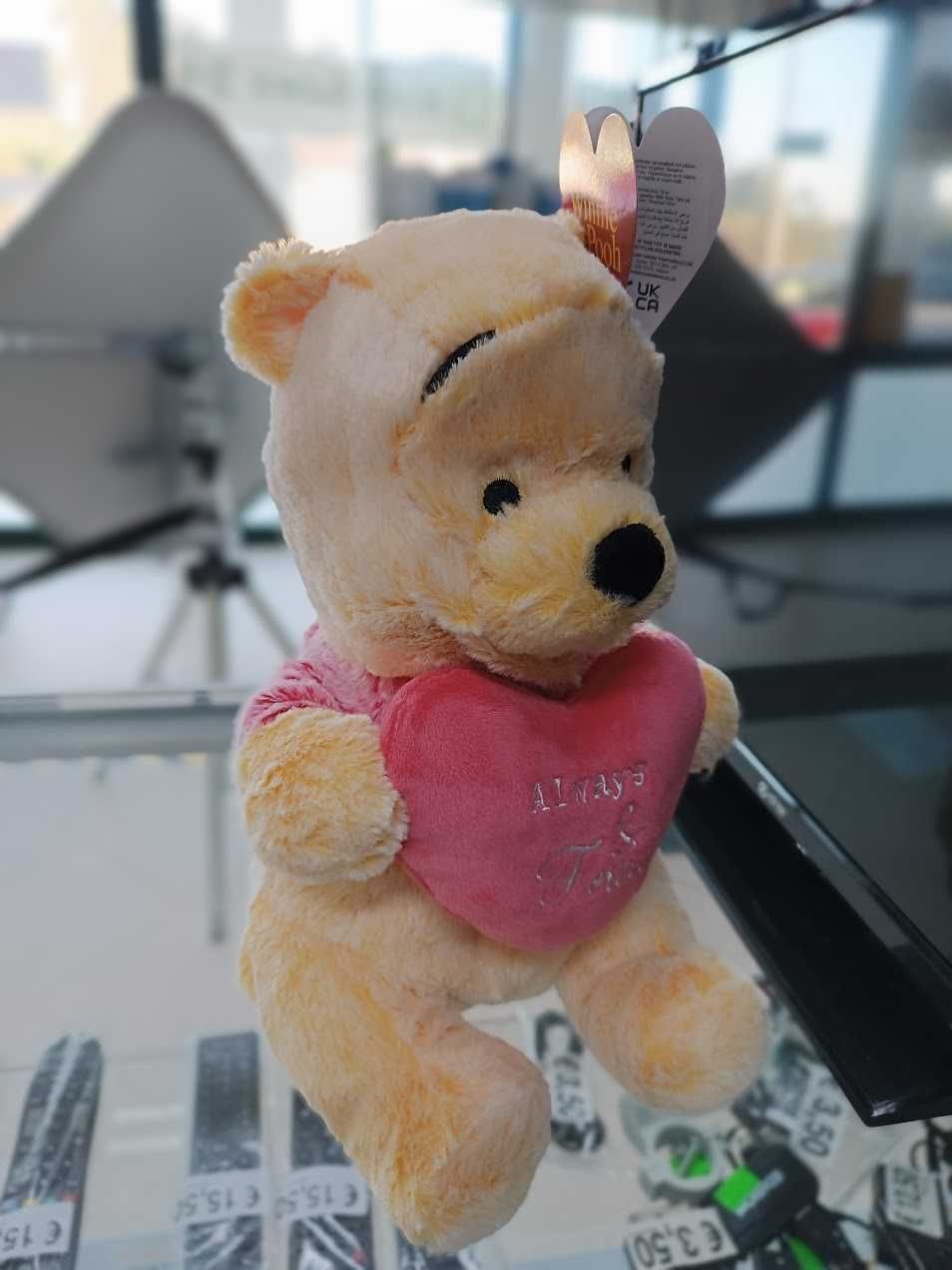 Novidade:Peluche Winnie the Pooh com coração 30cm