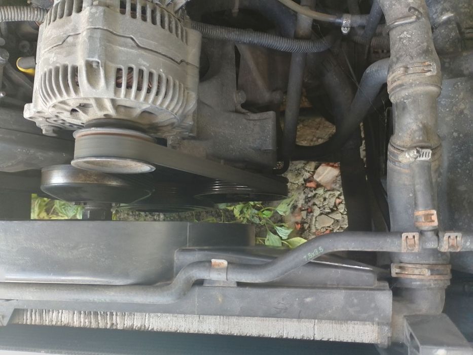 грузопасажирський мікроавтобус