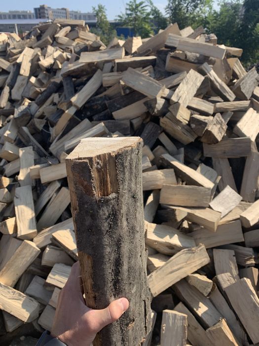 Дрова от 1800грн,Продам дрова,рубаные, метровые Дуб,Акация,Ясень