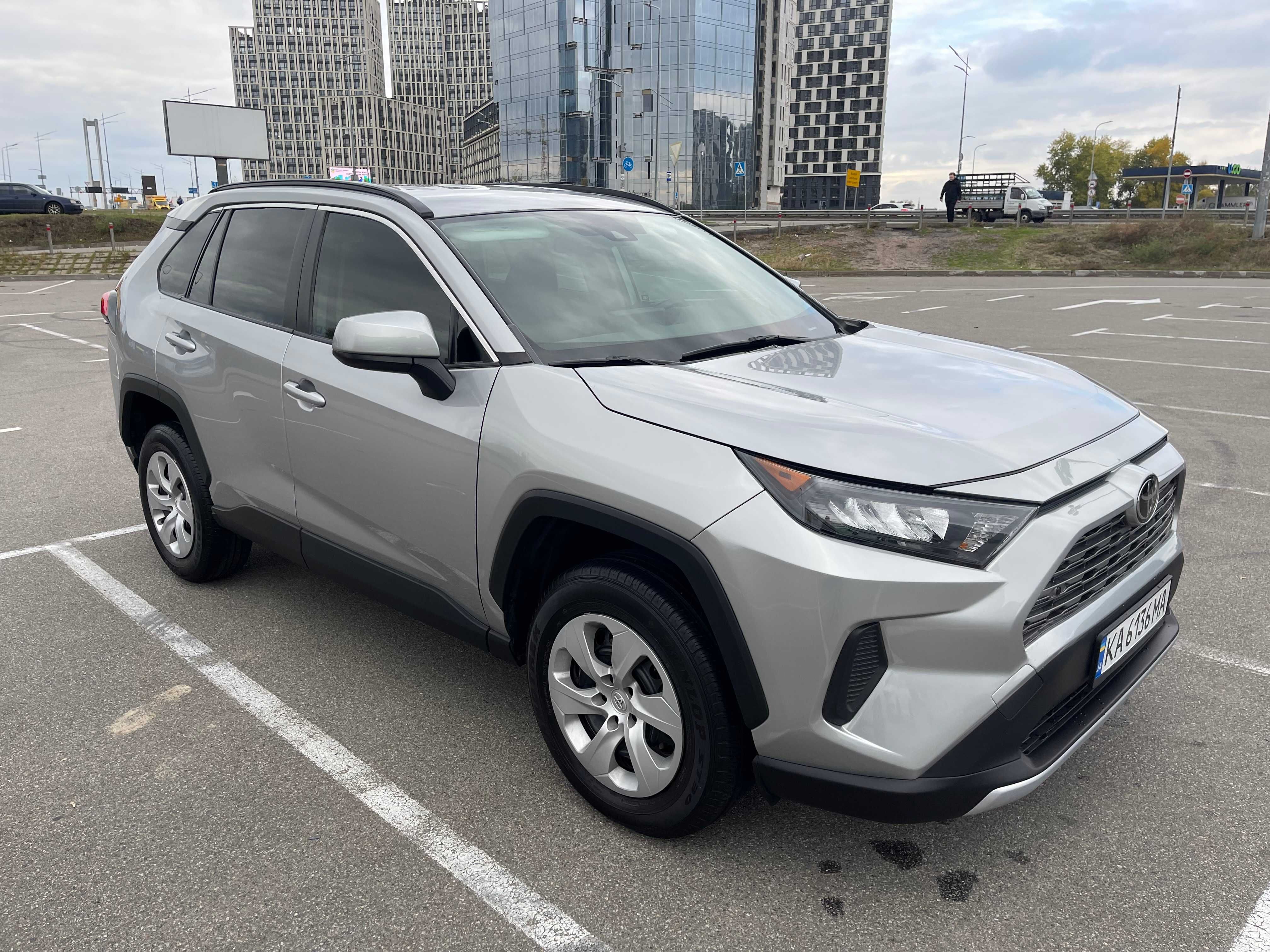 Продам Toyota Rav4 2019