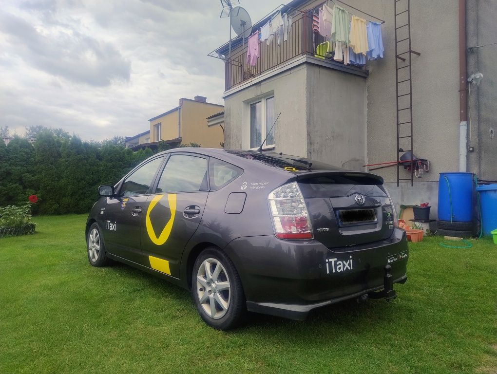 Sprzedam Toyotę Prius II