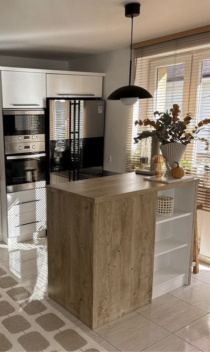 Lampa sufitowa czarna bialy klosz