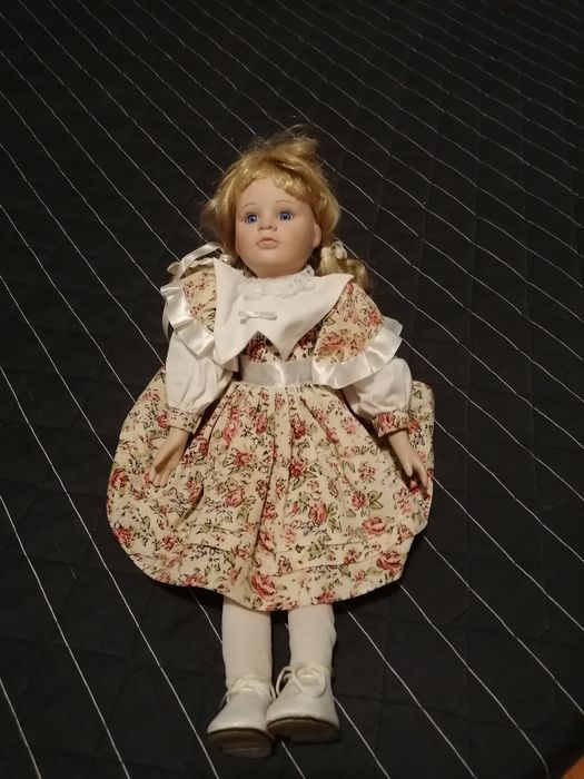 Boneca de porcelana