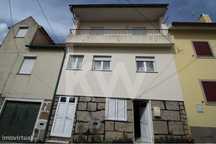 Moradia Geminada Remodelada em Bobadela, Oliveira do Hospital, Coimbra
