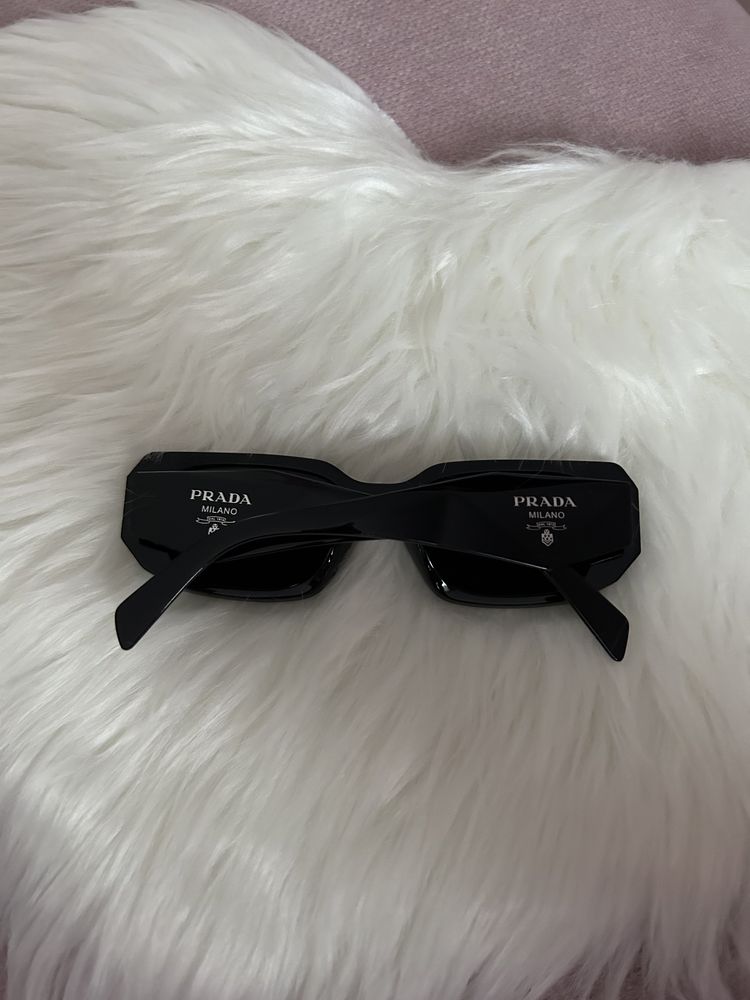 Okulary przeciwsloneczne czarnee