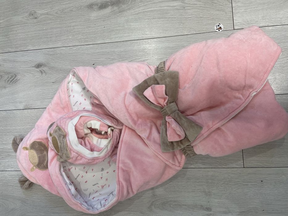 Комплект на виписку для дівчинки,конверт