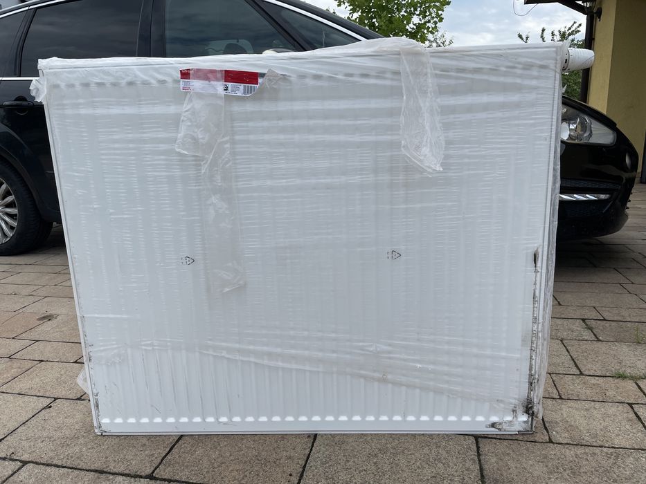Kaloryfer. Nowy. Szerokość 110 cm. Wysokość 90 cm.