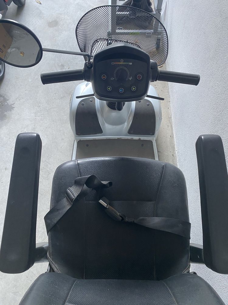 Scooter elétrica de mobilidade reduzida - Leo