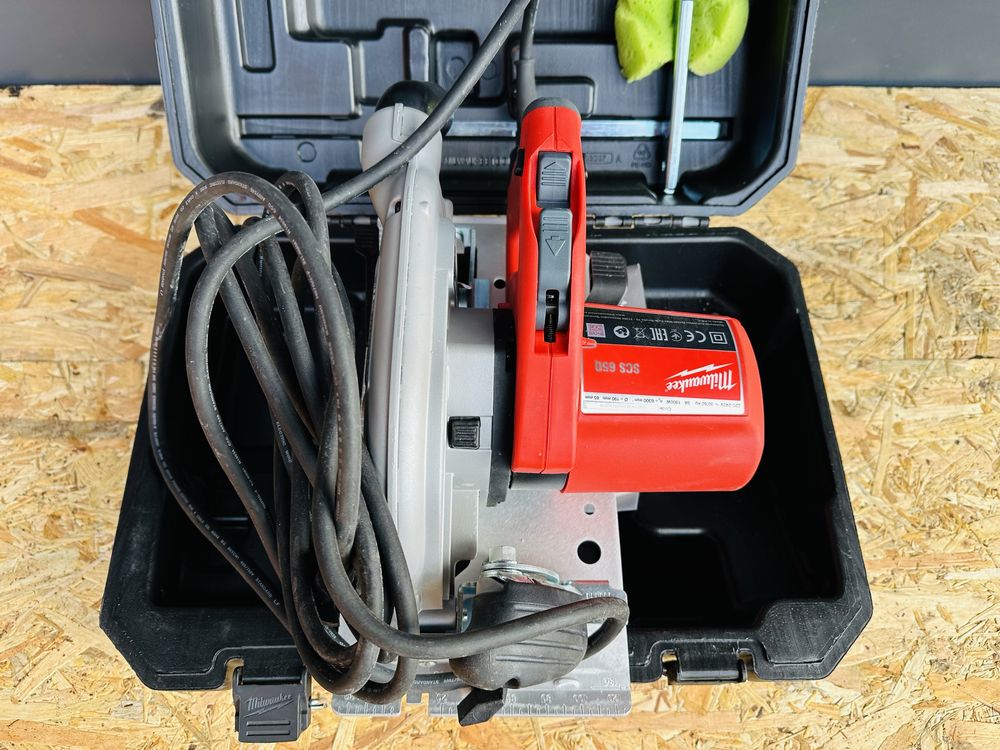 Паркетка Milwaukee 220 v Нова