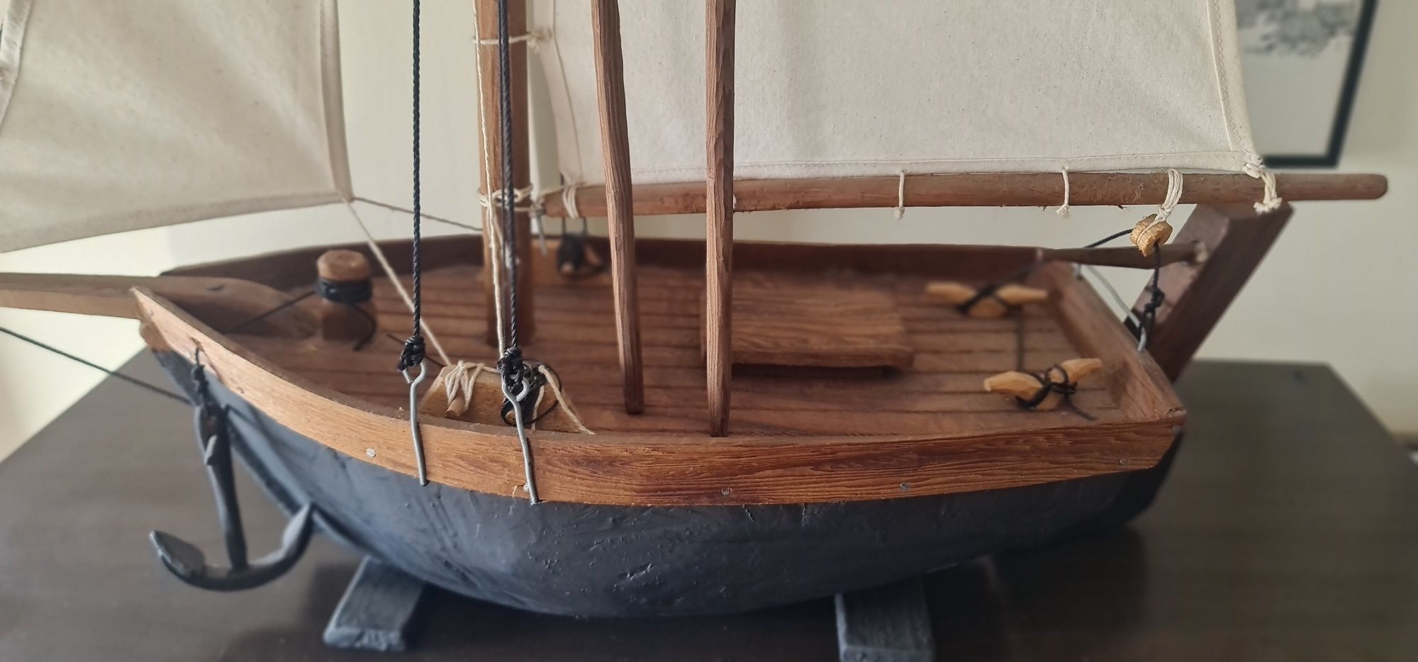 Barco a vela artesanal