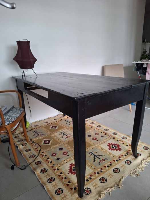 Ponad 100 latni stół