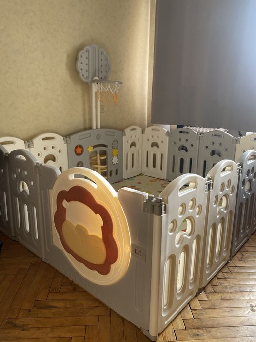 Дитячий манеж в чудовому стані