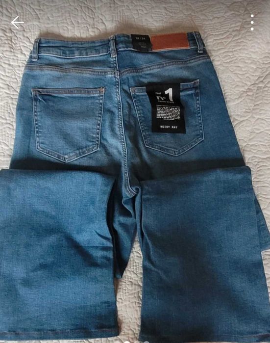 Jeansy firmy Noise May, Głośny Maj