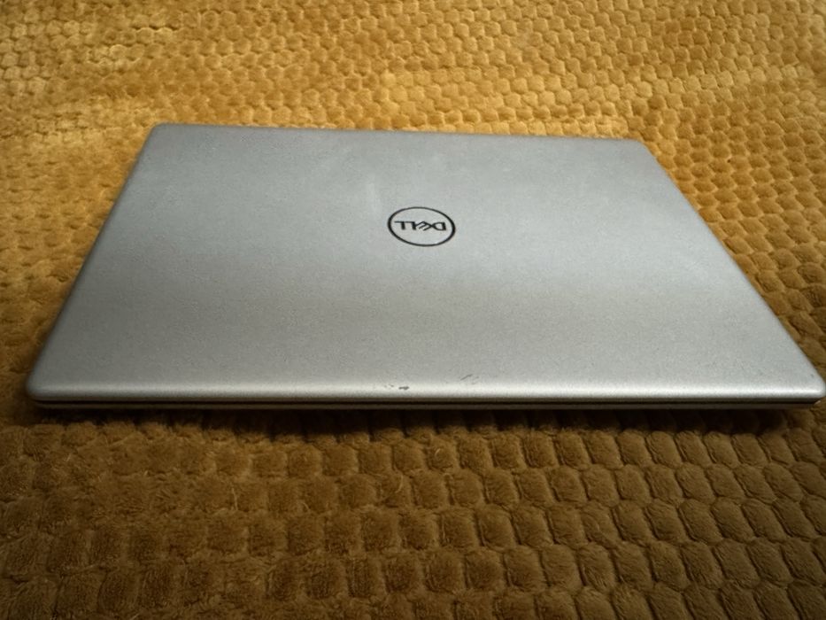 Laptop Dell 15 cali