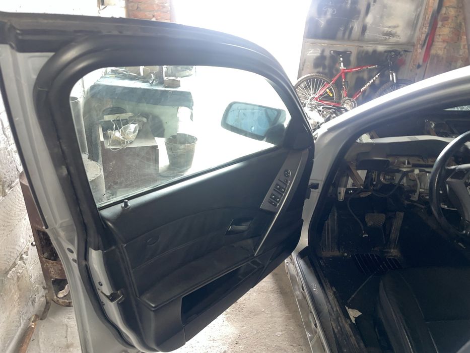 Бмв е61 після дтп М-обвісі по запчастинах