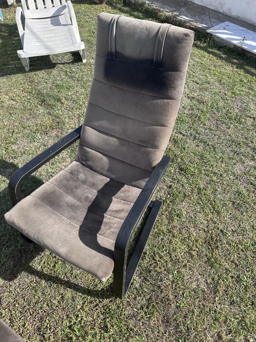 Poltrona com repouso de pés Ikea Poang