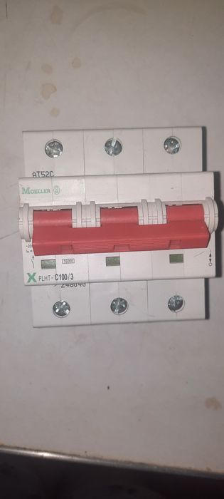 Автомат узо  Moeller PLHT-C100/3