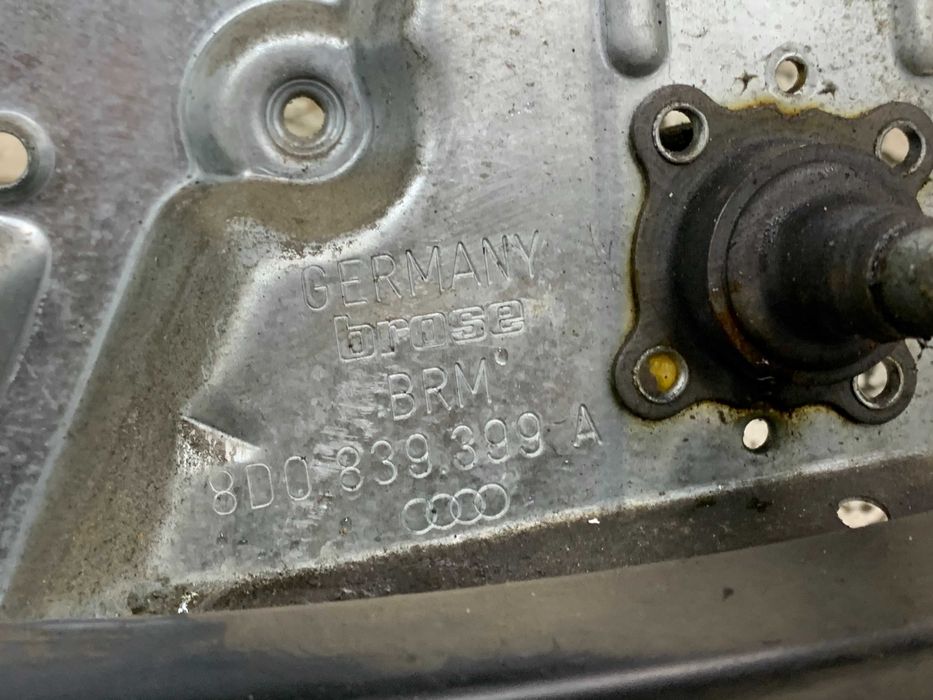 Audi A4 B5 Mechanizm Podnośnik Szyby Lewy Tył LT