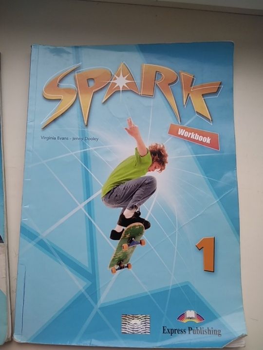 Книга учебник тетрадь грамматика Spark 1