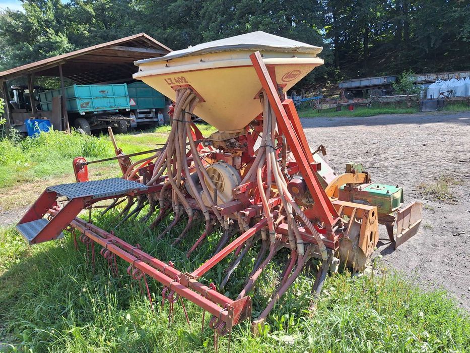 Agregat uprawowo siewny Pneumatyczny 3m