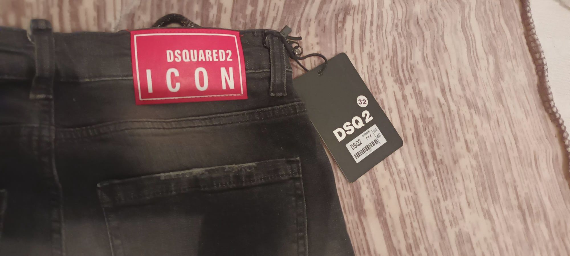 Calças Dsquared2 novas, com etiqueta