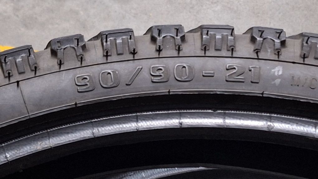 Conjuntos Pneus enduro semi-novos Mitas r17 e r 20