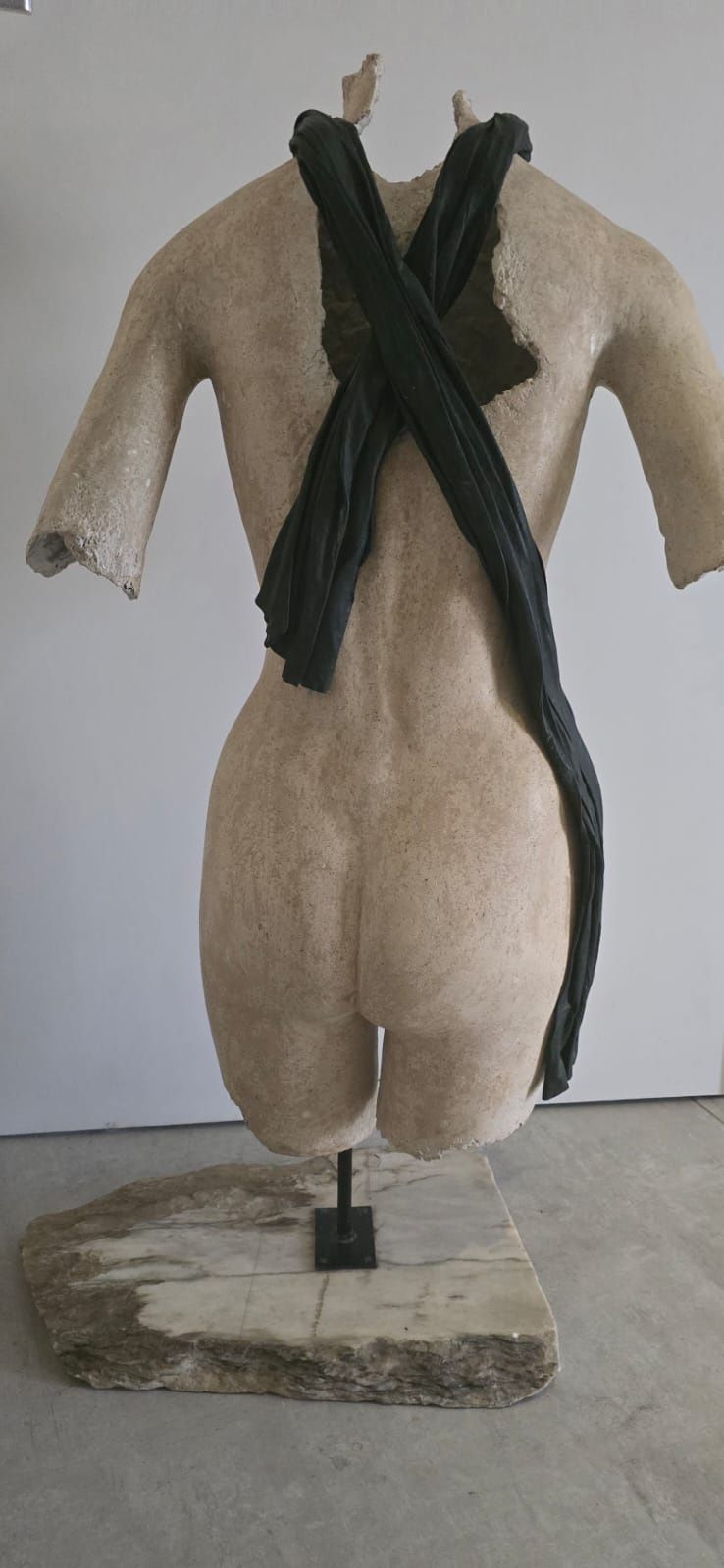 Esculturas em massa Pedra, Figura Feminina