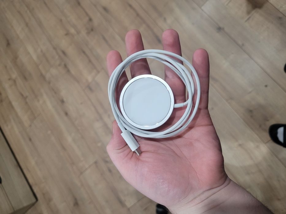 Продам MagSafe Charger оригинал