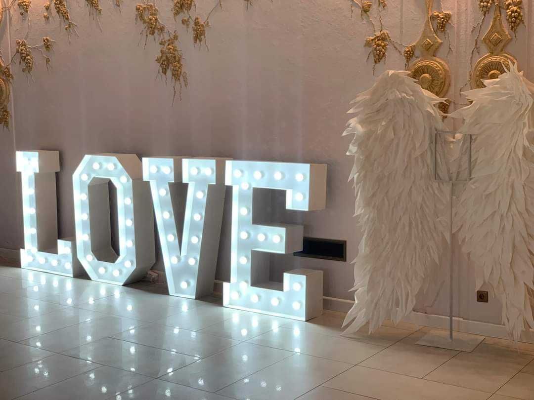 Fotobox, Fotobudka 360, Fotolustro, Napis Love, Bus Taxi