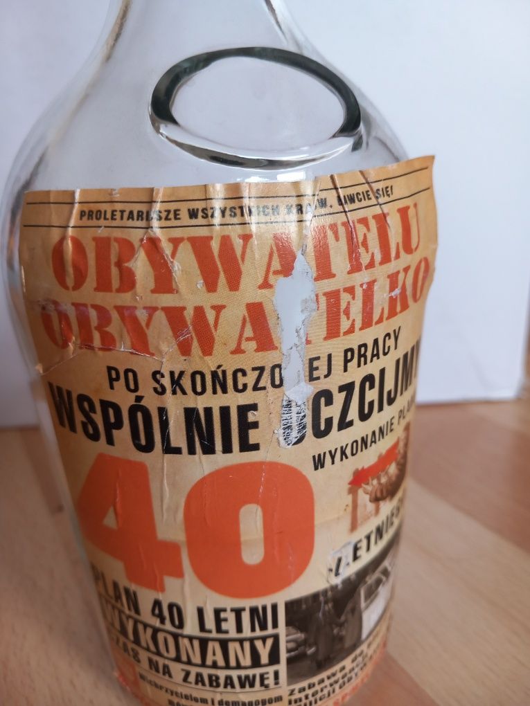 Butelka z PRL-u "Obywatelu Obywatelko po skończonej pracy wspólnie ..