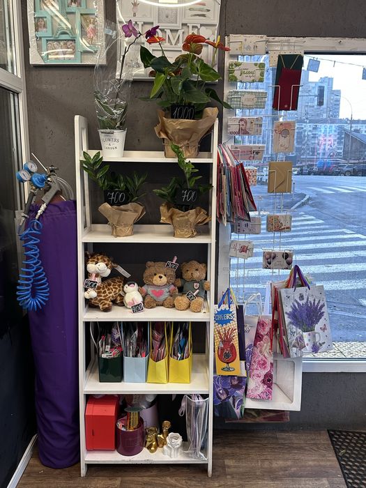 Продам квітковий магазин у ЦЕНТРІ Києва - готовий бізнес