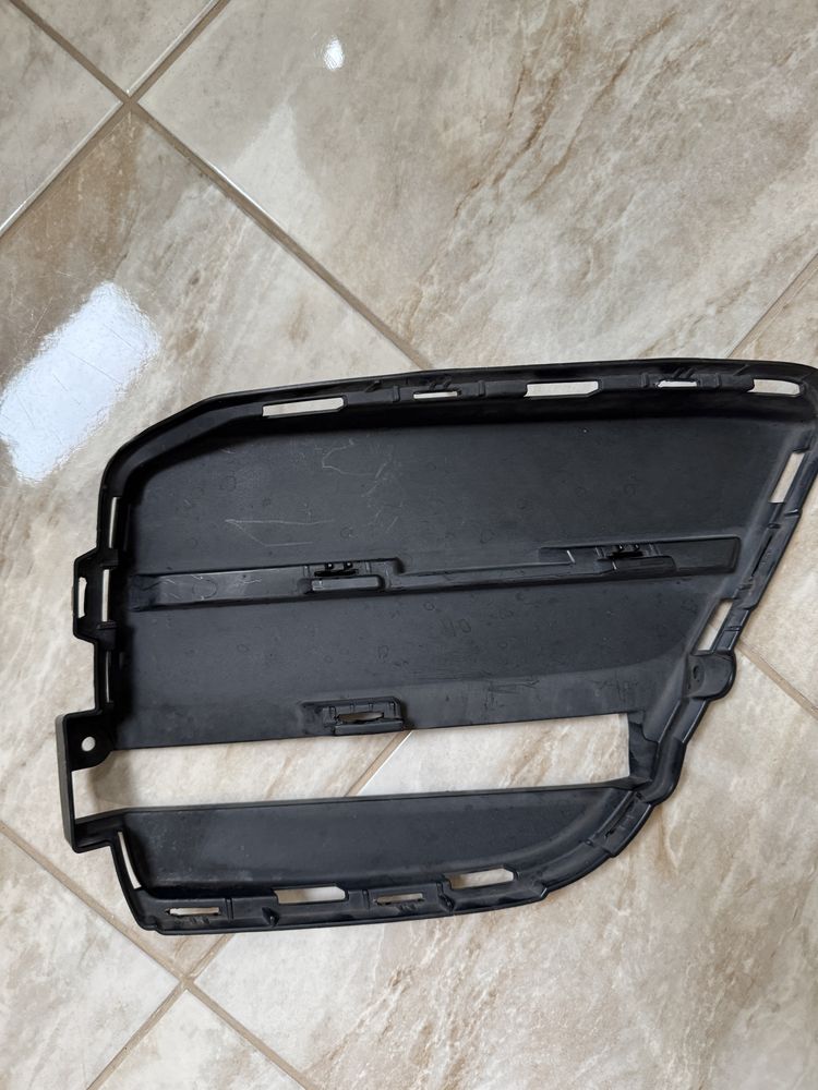 Решетка бампера правая Porsche Macan 95B 95B121334C