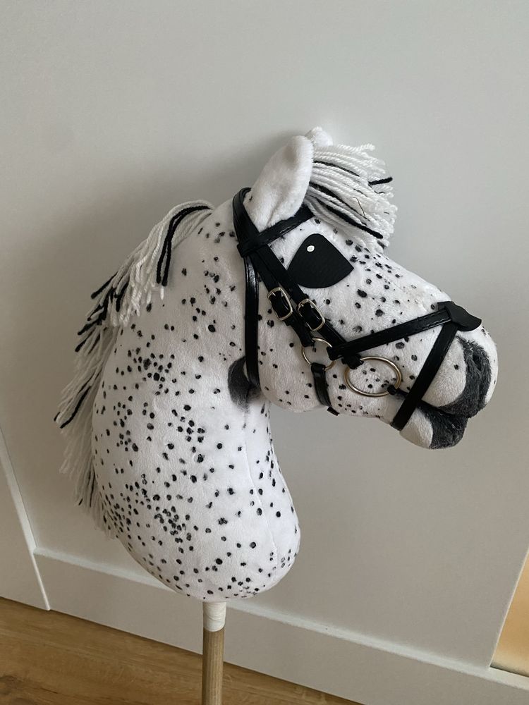 Hobby horse biały w chreczke kon konik na kiju