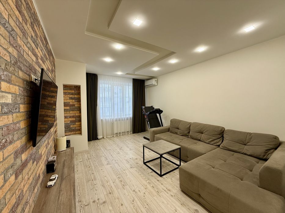 Двухкомнатная квартира с хорошим ремонтом в мкр.Северный.