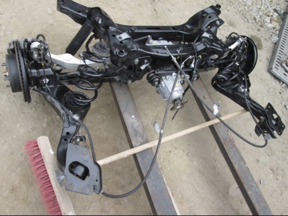 NISSAN ROGUE T33 підрамник, редуктор, ричаг, цапфа, ступиця, стійка