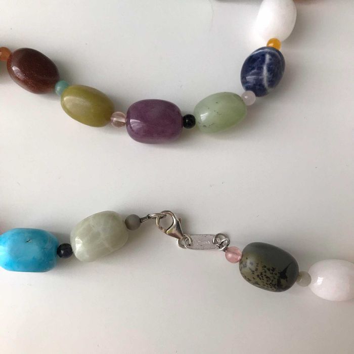 Бусы разноцветные натуральный камень,